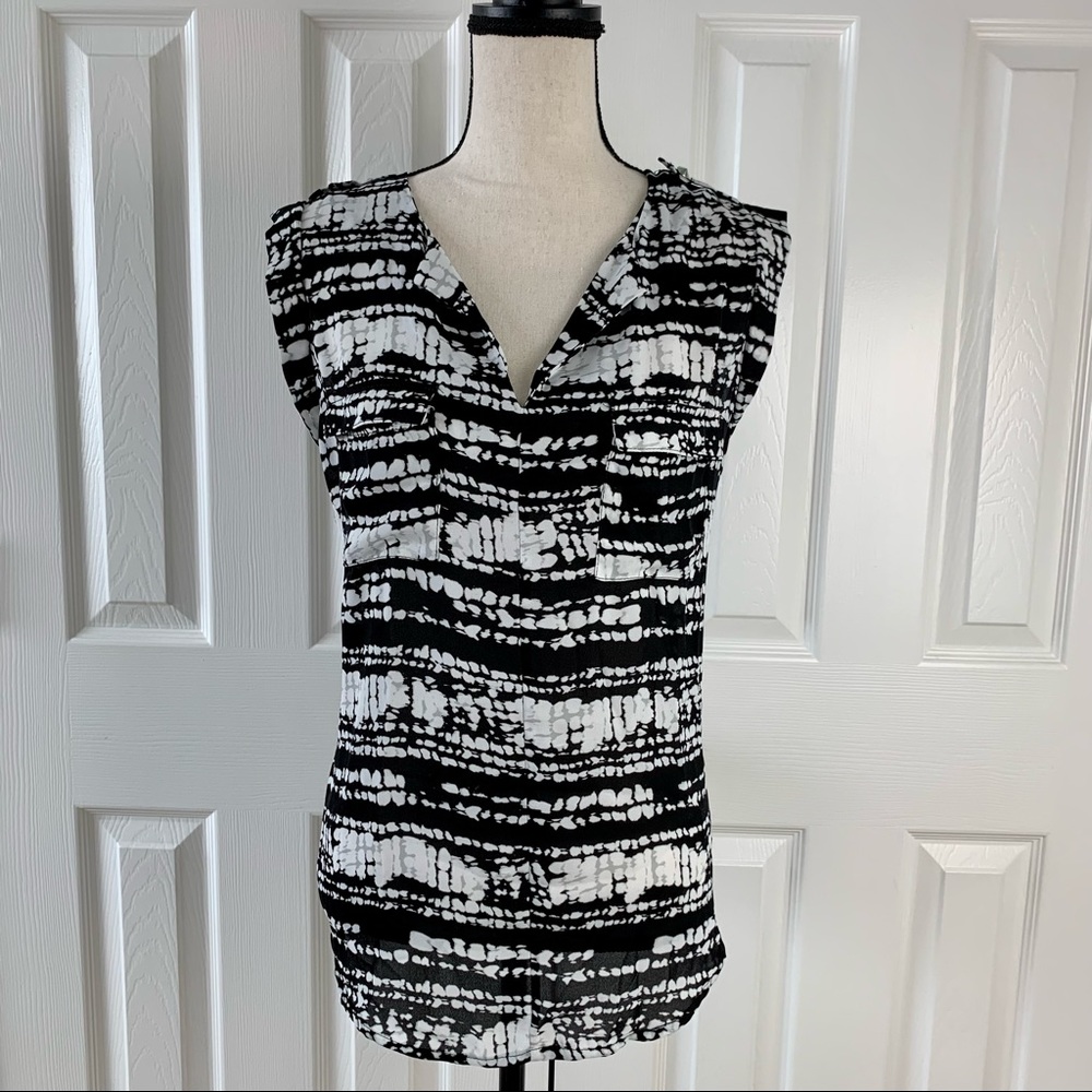 Sleeveless top- EUC